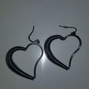 Wire heart earrings